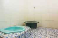 In-room Bathroom Ijen Asparin Homestay