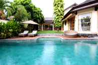 Kolam Renang Mayana Villas