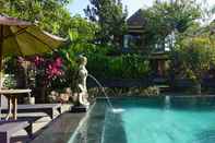 Swimming Pool Sari Bamboo Villas