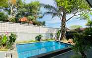 Swimming Pool 4 Kanda Villa 