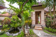 침실 Besakih Beach Hotel