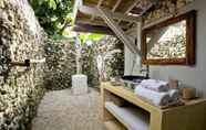 Toilet Kamar 3 The Chillhouse by BVR Holiday Rentals