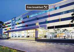 Hotel Santika Kelapa Gading, Rp 598.000