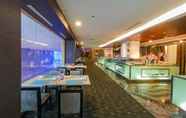 Bar, Cafe and Lounge 5 Swiss-Belhotel Mangga Besar