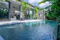 Swimming Pool Zanti Villa