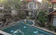 Swimming Pool 4 Puri Mesari Hotel 