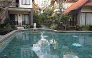Swimming Pool 7 Puri Mesari Hotel 