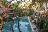Swimming Pool Puri Mesari Hotel 