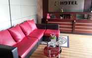 Lobby 3 RedDoorz Plus near DC Mall Batam