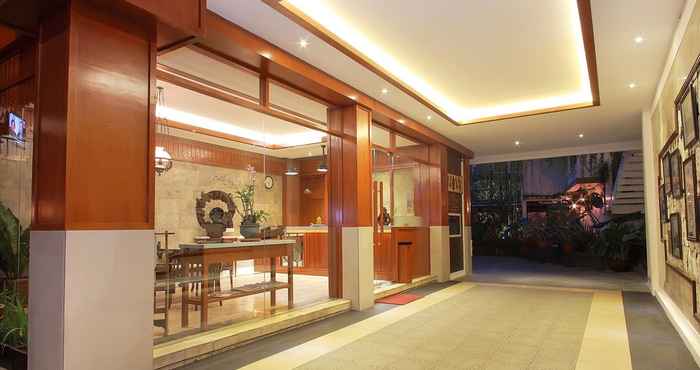 Lobby Paku Mas Hotel