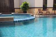 Swimming Pool Swiss-Belhotel Borneo Samarinda