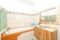 In-room Bathroom Villa Orchid Sanur