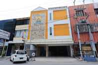 Exterior Makassar Beach Inn