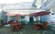 ร้านอาหาร 4 Pendowo Huis Guesthouse