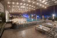 Swimming Pool Hotel Grand Tryas