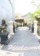 EXTERIOR_BUILDING Sari Buana Bed & Breakfast 