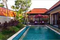 Kolam Renang The Awan Villas