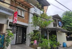 외관 5 OYO 90681 Huiz De Rico Guesthouse Syariah