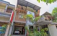 Bangunan 3 OYO 90681 Huiz De Rico Guesthouse Syariah