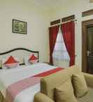 BEDROOM OYO 804 Ndalem Maharani Guest House