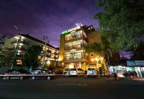 ภายนอกอาคาร Hadi Poetra Hotel