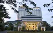 Exterior 2 Hotel Santika Premiere Slipi Jakarta