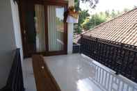 Common Space Dewa Put Guest House 