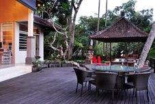 로비 Petanu River Villa