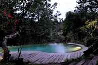 Swimming Pool Petanu River Villa