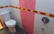 Toilet Kamar 7 Wahwik's House 