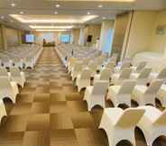 Functional Hall 7 Amaris Hotel Ambon