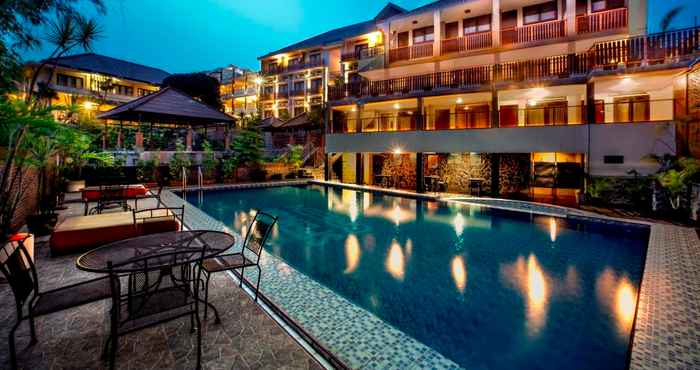 Kolam Renang Spencer Green Hotel