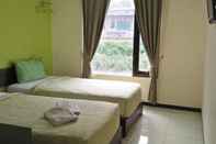 Bedroom Tya Guest House Syariah