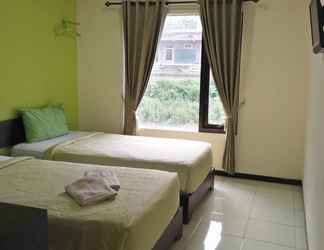 Bedroom 2 Tya Guest House Syariah