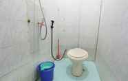 Toilet Kamar 5 Batam Backpacker Homestay