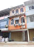 EXTERIOR_BUILDING Batam Backpacker Homestay