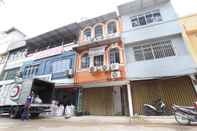 Exterior Batam Backpacker Homestay