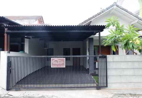 Exterior Ndalem Suratin Homestay