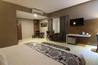 Kamar Tidur Grand Amira Hotel Solo by Azana