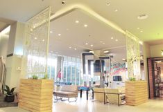Lobby 4 Yello Hotel Jemursari