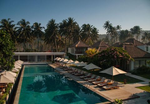 Swimming Pool Living Asia Resort and Spa	
