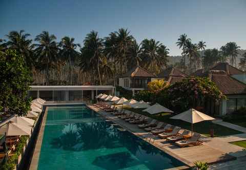 Swimming Pool Living Asia Resort and Spa	