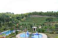 Swimming Pool RedDoorz Plus @ Hotel Negeri Baru Lodaya Puncak