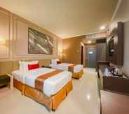 Bedroom 2 Grand Paragon Hotel 