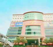 Exterior 4 Grand Paragon Hotel 