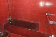 In-room Bathroom Mayestik Guest House Syariah