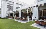 Restaurant 5 Mason Pine Hotel Bandung