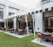 Restaurant 5 Mason Pine Hotel Bandung