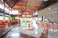 Lobby Puri Padi Hotel