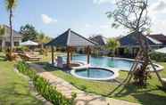 Kolam Renang 7 The Brothers Villa